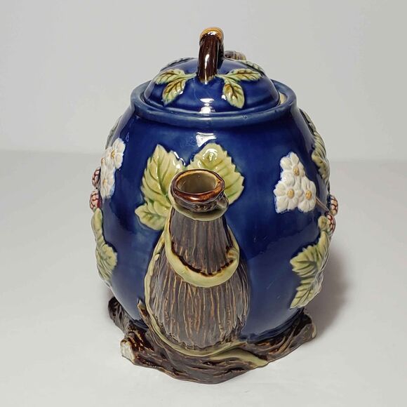 Majolica Teapot Berries Flowers - Picture 7 of 10